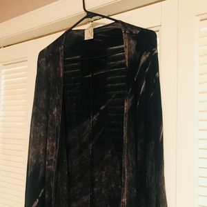 Long sleeve handkerchief hem cardigan